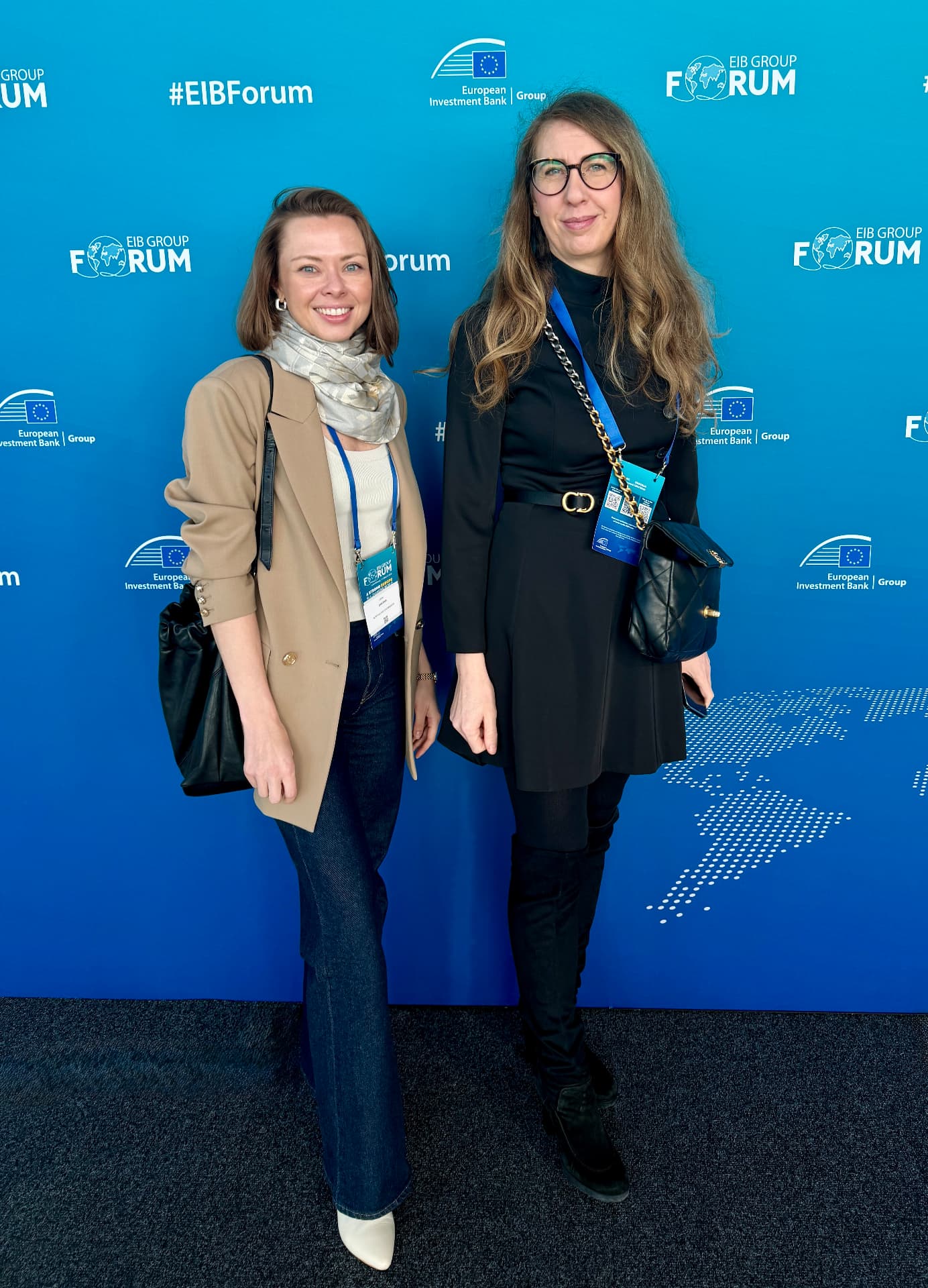 Liene Daktina with a colleague at the EIB Group Forum